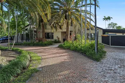 9720 E Calusa Club Dr 1