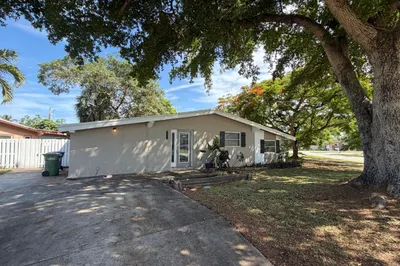 5572 SW 6th Court 1