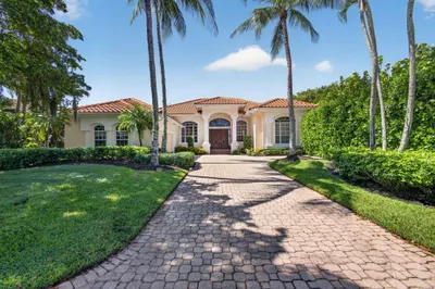 42 Windward Isle 1
