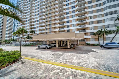 1985 S Ocean Dr #20A 1