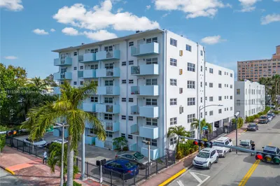801 Meridian Ave #3C 1