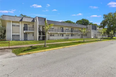 7925 Fairview Dr #105 1