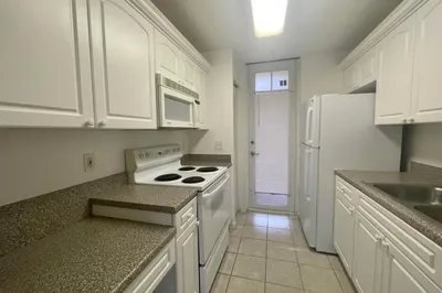 4812 S Central Boulevard #15 1
