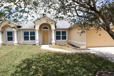 5226 NW North Piper Circle