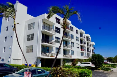 301 Croton Avenue #406 1