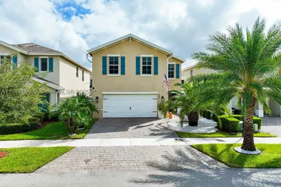 487 NE 6th Pl 1