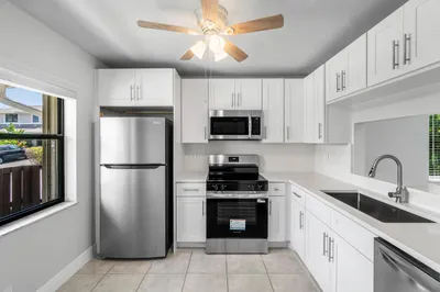 5162 Tennis Lane 1