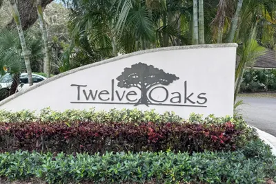 11370 Twelve Oaks Way #118 1