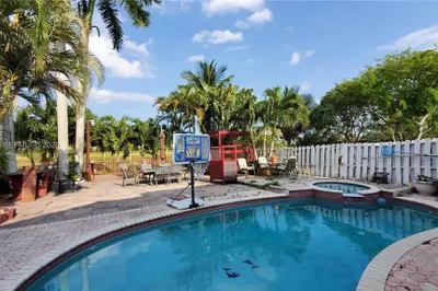 4430 SW 82nd Way 1