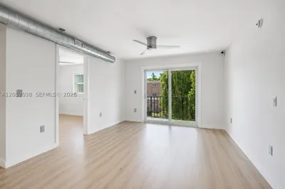 1900 Meridian Ave #204 1