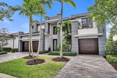 10514 N Lago Vista Circle 1