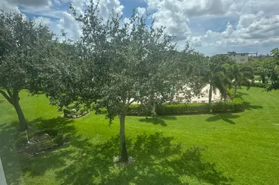 205 Mansfield Way E 1