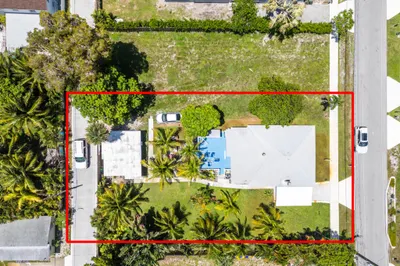 320 SE 4th Avenue 1