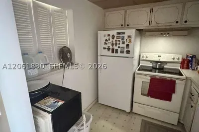 568 N Mansfield N #568 1