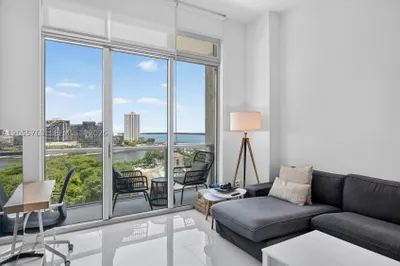 500 Brickell Ave #1100 1