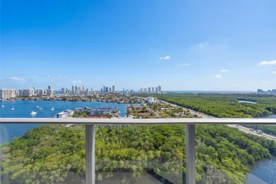 16385 Biscayne Blvd #2920 1