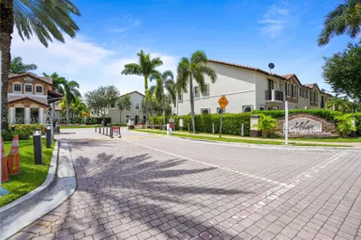10341 NW 32nd Ter 1