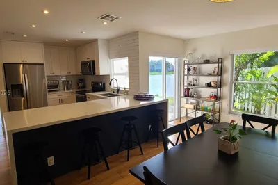 320 SW 99th Ave 1