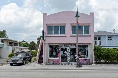 521 N Dixie Highway 1