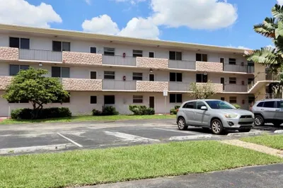 5985 Del Lago Circle #223 1