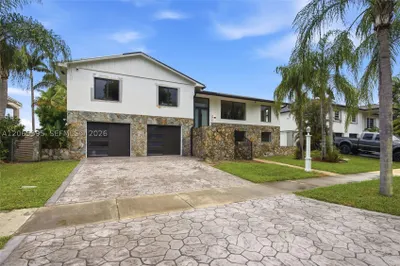 7914 SW 199th Ter 1
