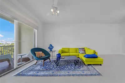 3600 Oaks Clubhouse Dr #401 1