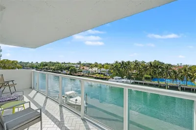 10000 W Bay Harbor Dr #303 1