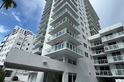 2457 Collins Ave #1405 1
