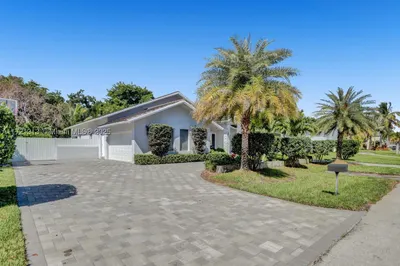 18440 SW 79th Ct 0 1