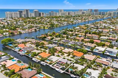3051 NE 46th Street 1