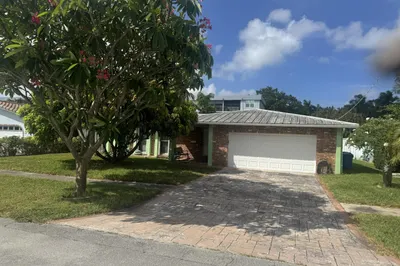 1641 NW 36th Court 1