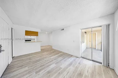 1237 SW 46th Ave #806 1