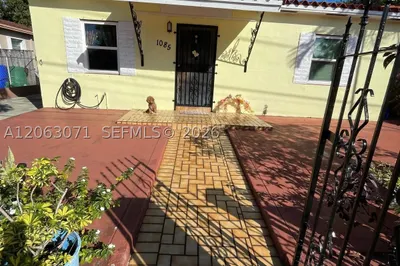 1085 NW 26th St 1