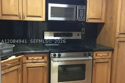 7450 Miami Lakes Dr #C206 1