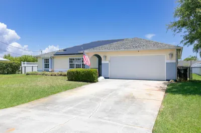 1617 SE North Blackwell Drive 1