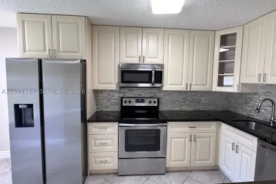 5515 Courtyard Dr #5515 1