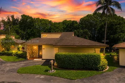 8149 Royal Palm Ct #3 1