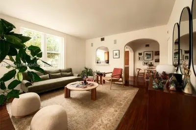1061 Meridian Ave #2A 1