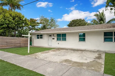 10390 NW 8th Ave 1