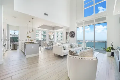 951 Brickell Ave #4204 1