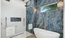 400 Palm Dr Photo