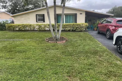 2430 N 61st Ter 1