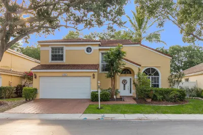 1018 Siena Oaks Circle W 1