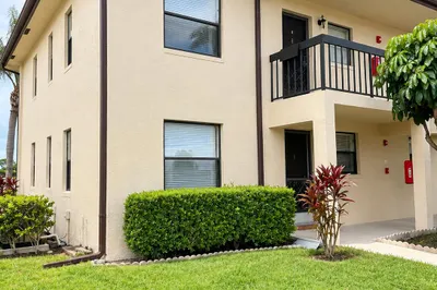 7101 GOLF COLONY Court #101 1