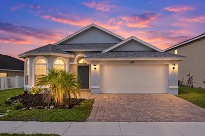425 Seafoam Circle 1