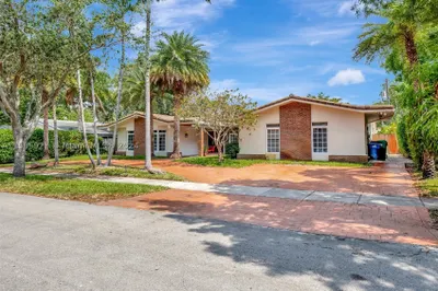 2221 NE 201st St 1
