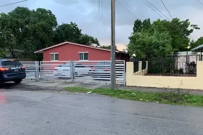 3033 NW 10th Ave 1