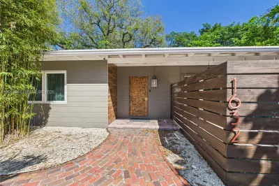 1632 SW 28th Ave 1