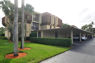 5250 Woodland Lakes Drive #131 1