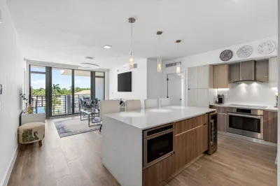 111 SE 1st Avenue #406 1